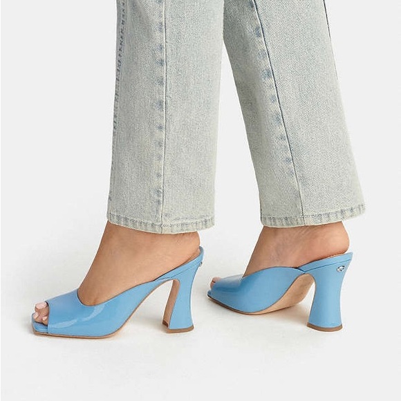 COACH Laurence Patent Leather Heeled Mule Sandal in Pool Blue Size 8 - Picture 1 of 11